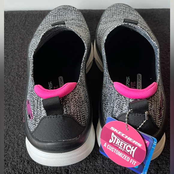 Skechers Women’s Relaxed Fit Air-Cooled Memory Foam Washable D’Lux Walker Shoes - Picture 5 of 14